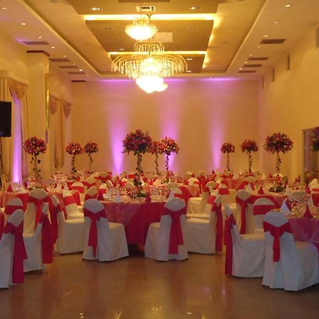 Hotel Emperador Ambato Esterno foto