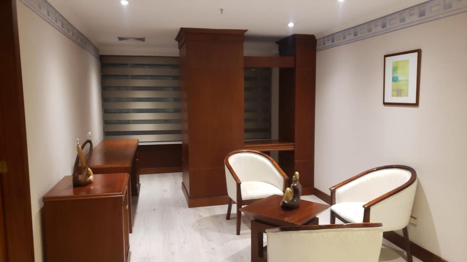 Hotel Emperador Ambato Esterno foto