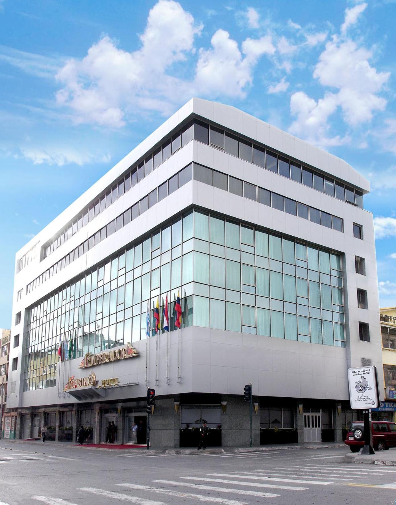 Hotel Emperador Ambato Esterno foto