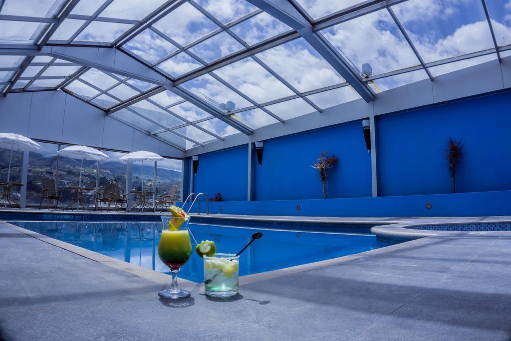 Hotel Emperador Ambato Esterno foto