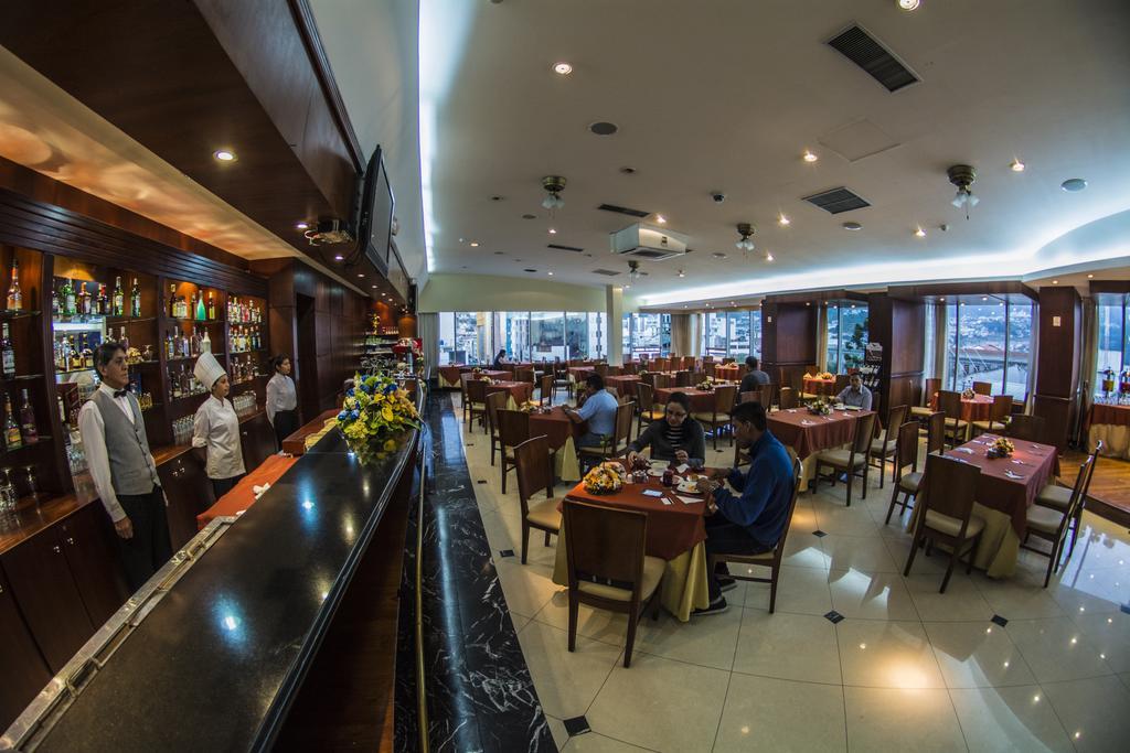 Hotel Emperador Ambato Esterno foto