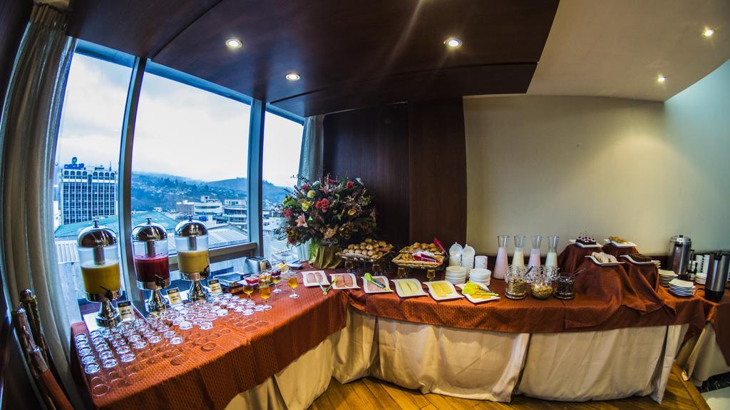 Hotel Emperador Ambato Esterno foto