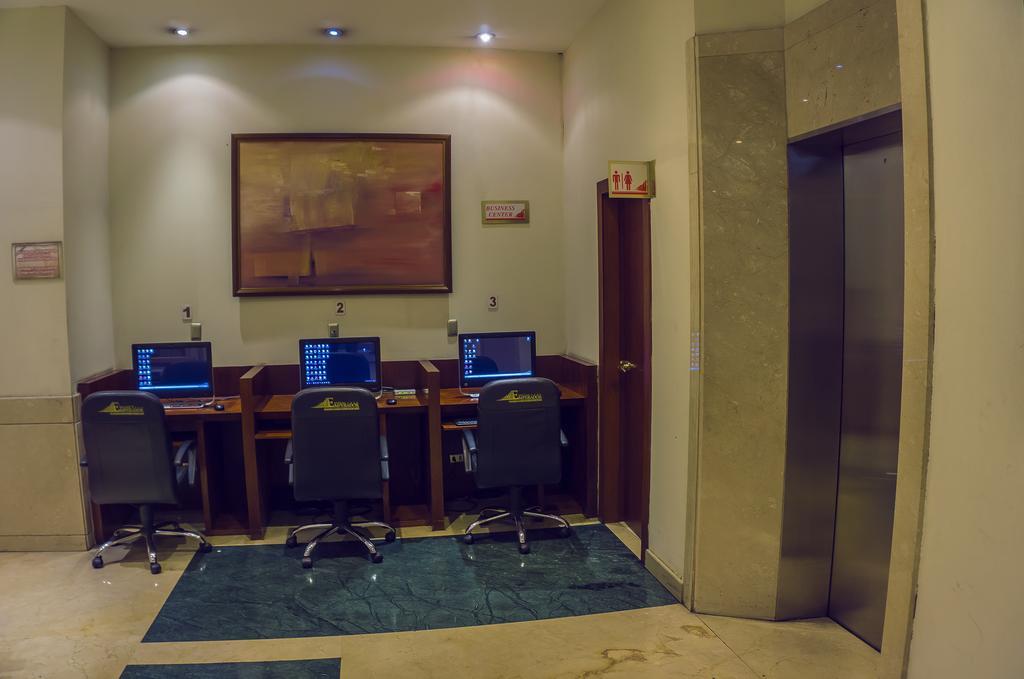Hotel Emperador Ambato Esterno foto
