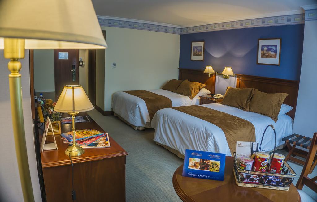 Hotel Emperador Ambato Esterno foto