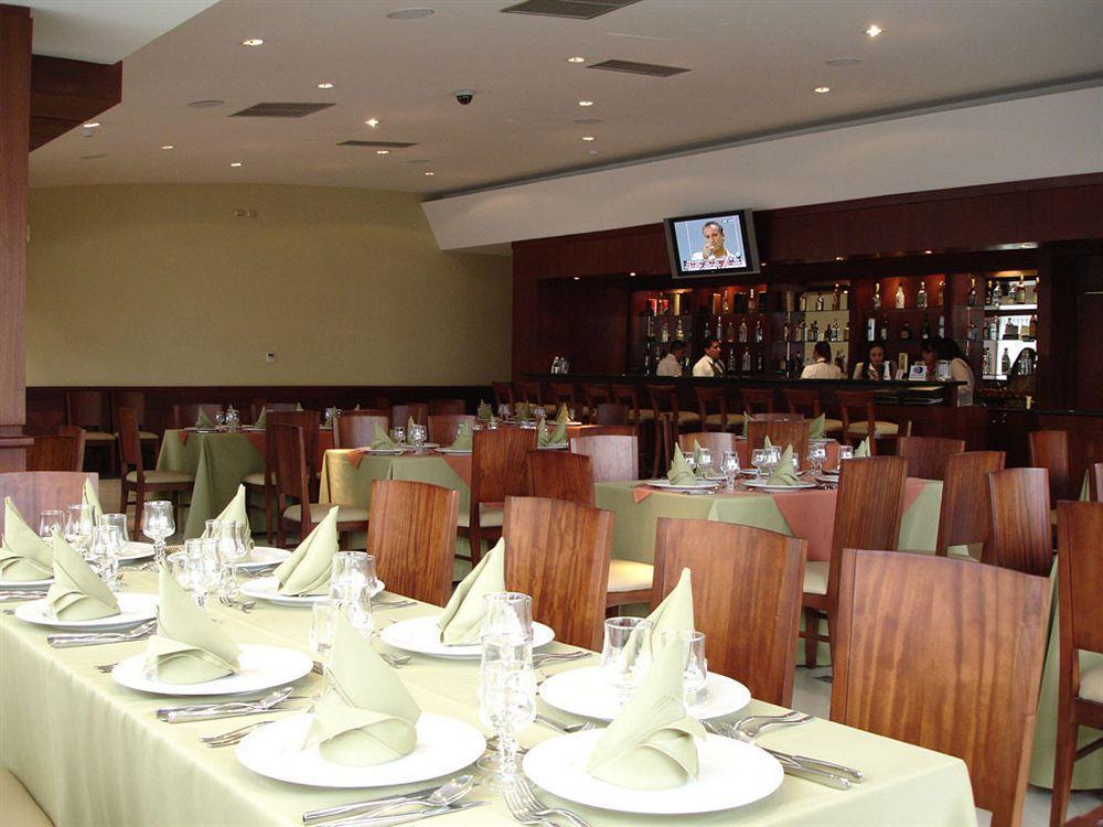 Hotel Emperador Ambato Esterno foto