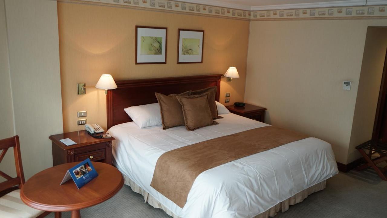 Hotel Emperador Ambato Esterno foto